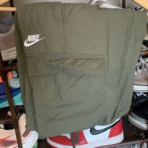 NIKE CARGO PANTS | M